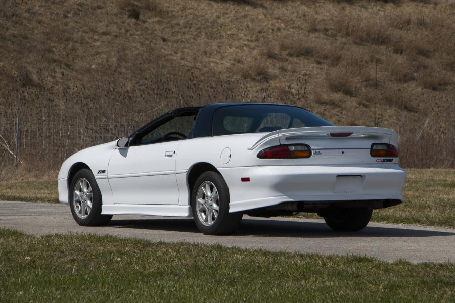  Chevrolet Camaro Z28 Coupe (1FP87) 1998 года  (фото 8 из 13)